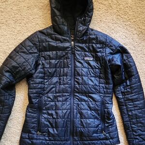 Patagonia Women's Navy Nano Puff Jacket - Size Small